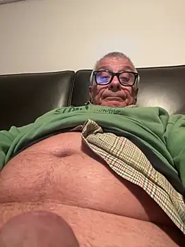 Snapshot of 4n4l1zz4m1 chatting on January 15, 8:37 pm 4n4l1zz4m1 online show from January 15, 8:37 pm