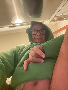 Snapshot of 4n4l1zz4m1 chatting on January 27, 3:58 am 4n4l1zz4m1 online show from January 27, 3:58 am