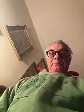 Snapshot of 4n4l1zz4m1 chatting on March 3, 3:52 am 4n4l1zz4m1 online show from March 3, 3:52 am