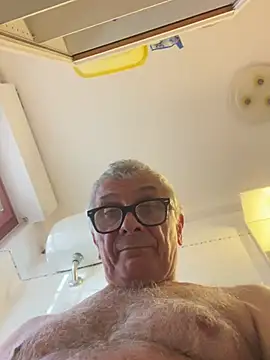 Snapshot of 4n4l1zz4m1 chatting on March 3, 3:53 pm 4n4l1zz4m1 online show from March 3, 3:53 pm