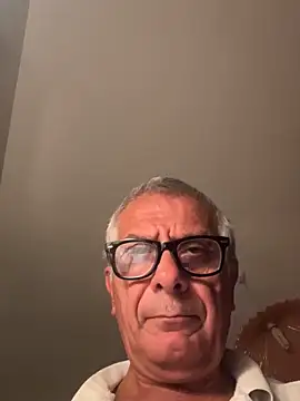 Snapshot of 4n4l1zz4m1 chatting on September 20, 2:01 am 4n4l1zz4m1 online show from September 20, 2:01 am