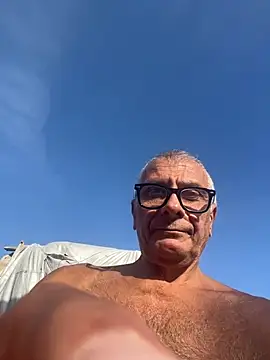 Snapshot of 4n4l1zz4m1 chatting on October 29, 1:57 pm 4n4l1zz4m1 online show from October 29, 1:57 pm