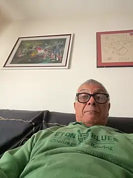 Snapshot of 4n4l1zz4m1 chatting on November 9, 12:03 pm 4n4l1zz4m1 online show from November 9, 12:03 pm