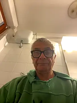 Snapshot of 4n4l1zz4m1 chatting on December 1, 5:51 pm 4n4l1zz4m1 online show from December 1, 5:51 pm