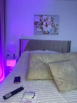 GraceCarther online show from April 4, 7:00 pm