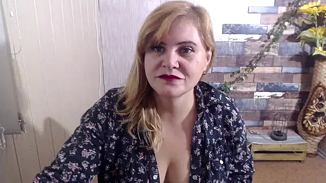 DaniellaKiss online show from September 21, 8:05 am