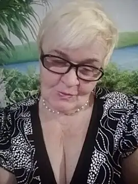 VioletSweet566 online show from December 3, 4:17 pm