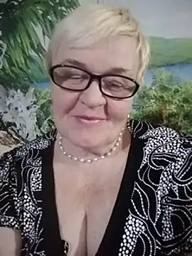 VioletSweet566 online show from December 6, 7:56 pm