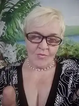 VioletSweet566 online show from December 6, 11:03 pm