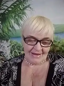 VioletSweet566 online show from February 5, 7:31 pm