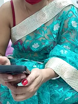 Snapshot of BongQueen9 chatting on February 24, 7:28 am BongQueen9 online show from February 24, 7:28 am