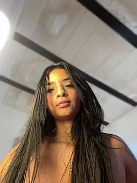 Snapshot of Laura_fernandezII chatting on January 31, 6:03 pm Laura fernandezII online show from January 31, 6:03 pm