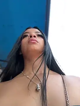 Snapshot of Laura_fernandezII chatting on February 3, 3:06 pm Laura fernandezII online show from February 3, 3:06 pm