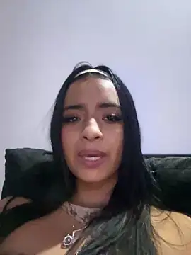 Snapshot of Laura_fernandezII chatting on February 4, 12:08 am Laura fernandezII online show from February 4, 12:08 am