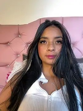 Snapshot of Laura_fernandezII chatting on February 4, 5:45 pm Laura fernandezII online show from February 4, 5:45 pm