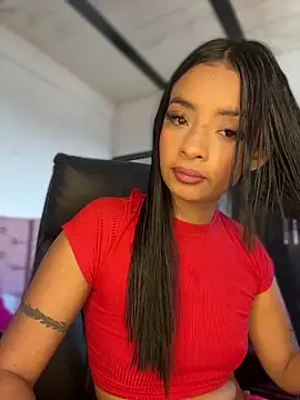 Snapshot of Laura_fernandezII chatting on February 6, 3:41 pm Laura fernandezII online show from February 6, 3:41 pm