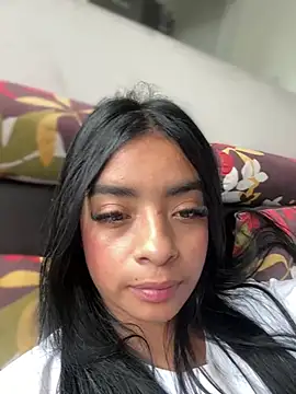 Snapshot of Laura_fernandezII chatting on February 7, 5:40 pm Laura fernandezII online show from February 7, 5:40 pm