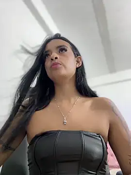 Snapshot of Laura_fernandezII chatting on February 14, 2:18 am Laura fernandezII online show from February 14, 2:18 am