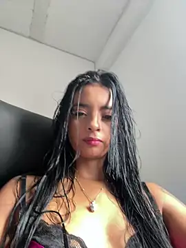 Snapshot of Laura_fernandezII chatting on February 22, 6:30 pm Laura fernandezII online show from February 22, 6:30 pm