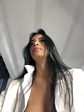 Snapshot of Laura_fernandezII chatting on February 25, 6:20 pm Laura fernandezII online show from February 25, 6:20 pm