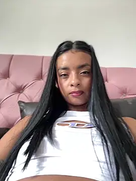 Snapshot of Laura_fernandezII chatting on March 10, 6:01 pm Laura fernandezII online show from March 10, 6:01 pm