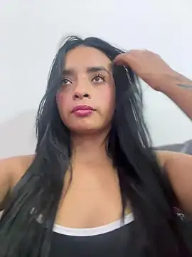 Snapshot of Laura_fernandezII chatting on March 17, 10:49 pm Laura fernandezII online show from March 17, 10:49 pm