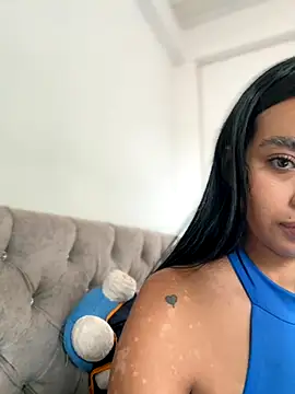 Snapshot of Laura_fernandezII chatting on October 22, 6:51 pm Laura fernandezII online show from October 22, 6:51 pm