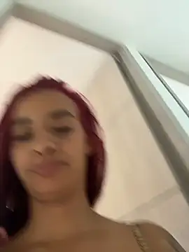 Laura fernandezII online show from January 8, 8:00 pm