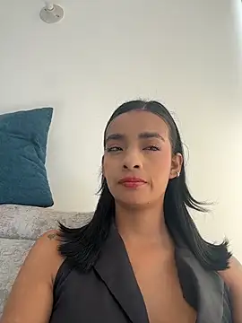 Laura fernandezII online show from May 23, 7:29 pm