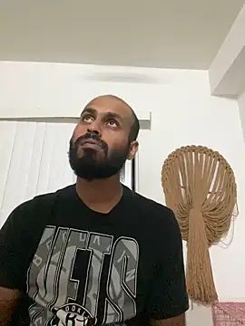 islandvybee55 online show from December 2, 1:36 am