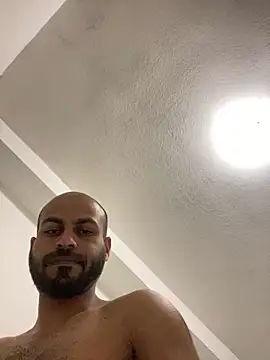 islandvybee55 online show from December 17, 8:23 am