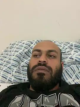 islandvybee55 online show from March 16, 7:26 am