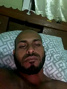 islandvybee55 online show from December 23, 3:37 am