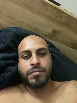 islandvybee55 online show from March 26, 2:11 pm