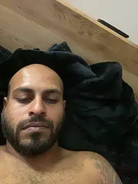 islandvybee55 online show from April 5, 3:09 pm