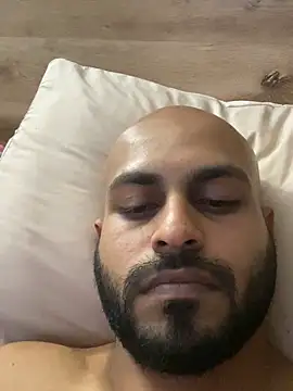 islandvybee55 online show from April 7, 6:19 pm