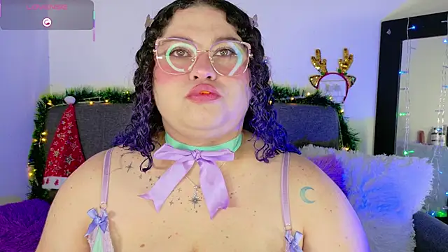 lunitaa0 online show from December 4, 3:05 am