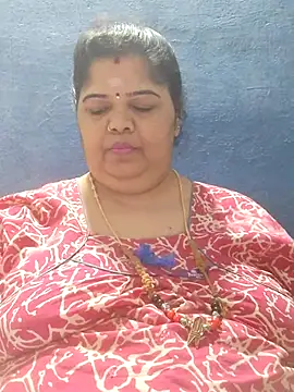 Snapshot of tamilthanushri chatting on May 10, 3:39 pm tamilthanushri online show from May 10, 3:39 pm