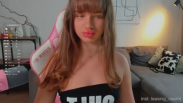 aesthetics  tease online show from March 15, 4:18 am