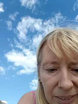 Snapshot of Ladykiss833 chatting on October 2, 2:24 pm Ladykiss833 online show from October 2, 2:24 pm