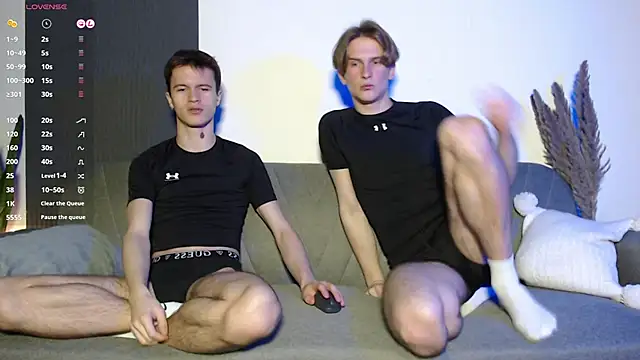 Snapshot of _whitenight_ chatting on December 4, 8:29 pm whitenight online show from December 4, 8:29 pm