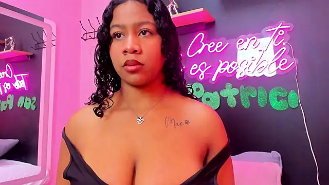 Sofi Fox  online show from March 18, 1:20 pm