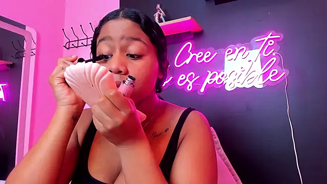 Sofi Fox  online show from March 21, 1:23 pm