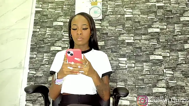 Snapshot of Kaitllyn_Queen chatting on March 11, 12:22 am Kaitllyn Queen online show from March 11, 12:22 am