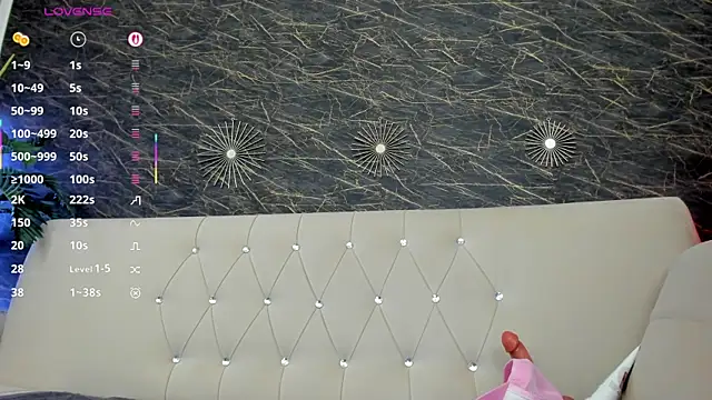 moona ray online show from December 14, 9:30 pm