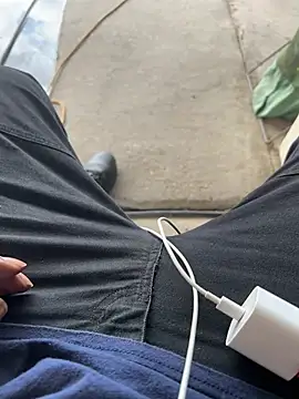 SukItSlo444 online show from April 17, 8:34 pm