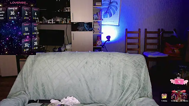 mischellemeow13 online show from April 17, 2:58 am