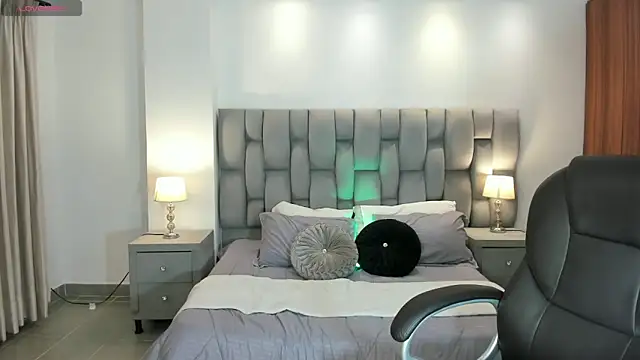 Snapshot of sarita_evanss chatting on October 26, 11:20 pm sarita evanss online show from October 26, 11:20 pm