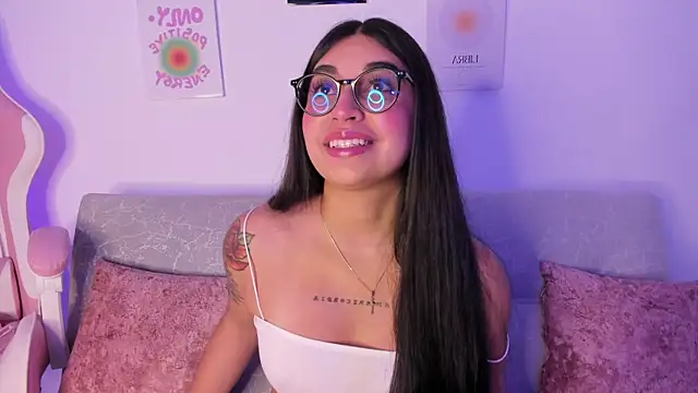 Snapshot of sensualhaven_ chatting on January 6, 1:20 am sensualhaven online show from January 6, 1:20 am