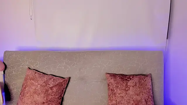 Snapshot of sensualhaven_ chatting on March 5, 12:05 am sensualhaven online show from March 5, 12:05 am